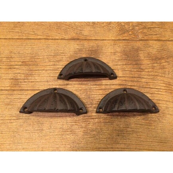 Four Antique Seashell Drawer Pull Cast Iron 0034 - Picture 3 of 12